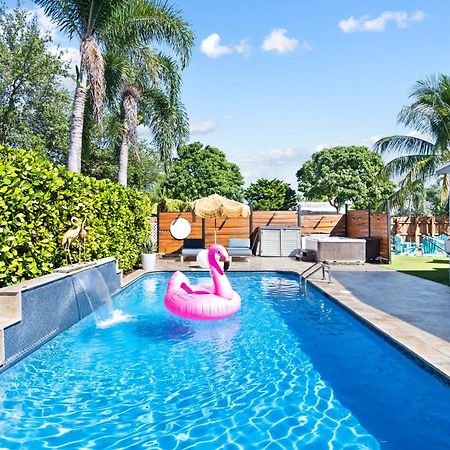 Palms Retreat! Giant Heated Pool-Hottub-Firepit-5Min2Beach-Pets-Ev Chgr Fort Lauderdale Exterior photo
